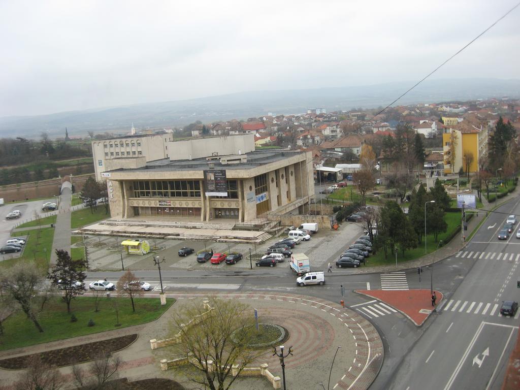 Panoramic Apartment Alba Iulia Exterior photo