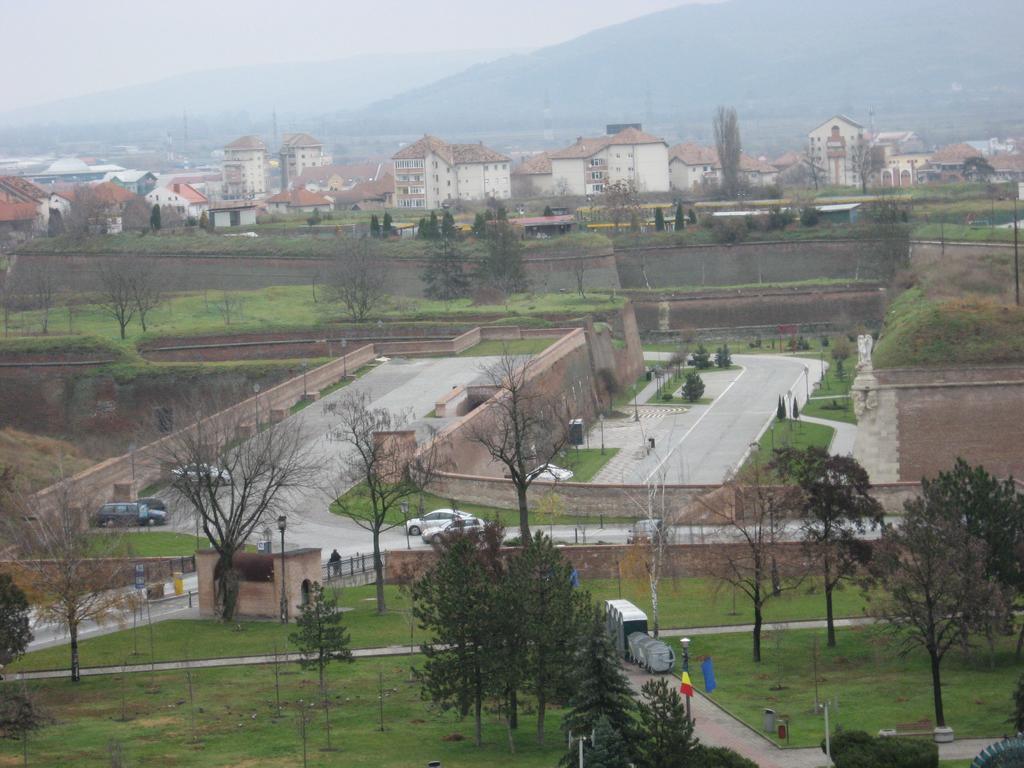 Panoramic Apartment Alba Iulia Exterior photo