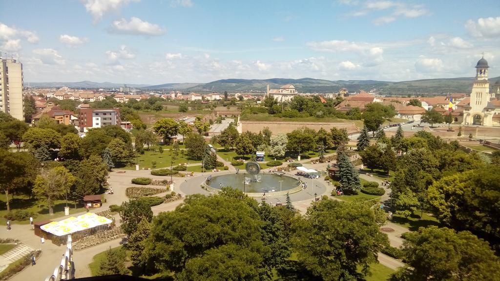 Panoramic Apartment Alba Iulia Exterior photo