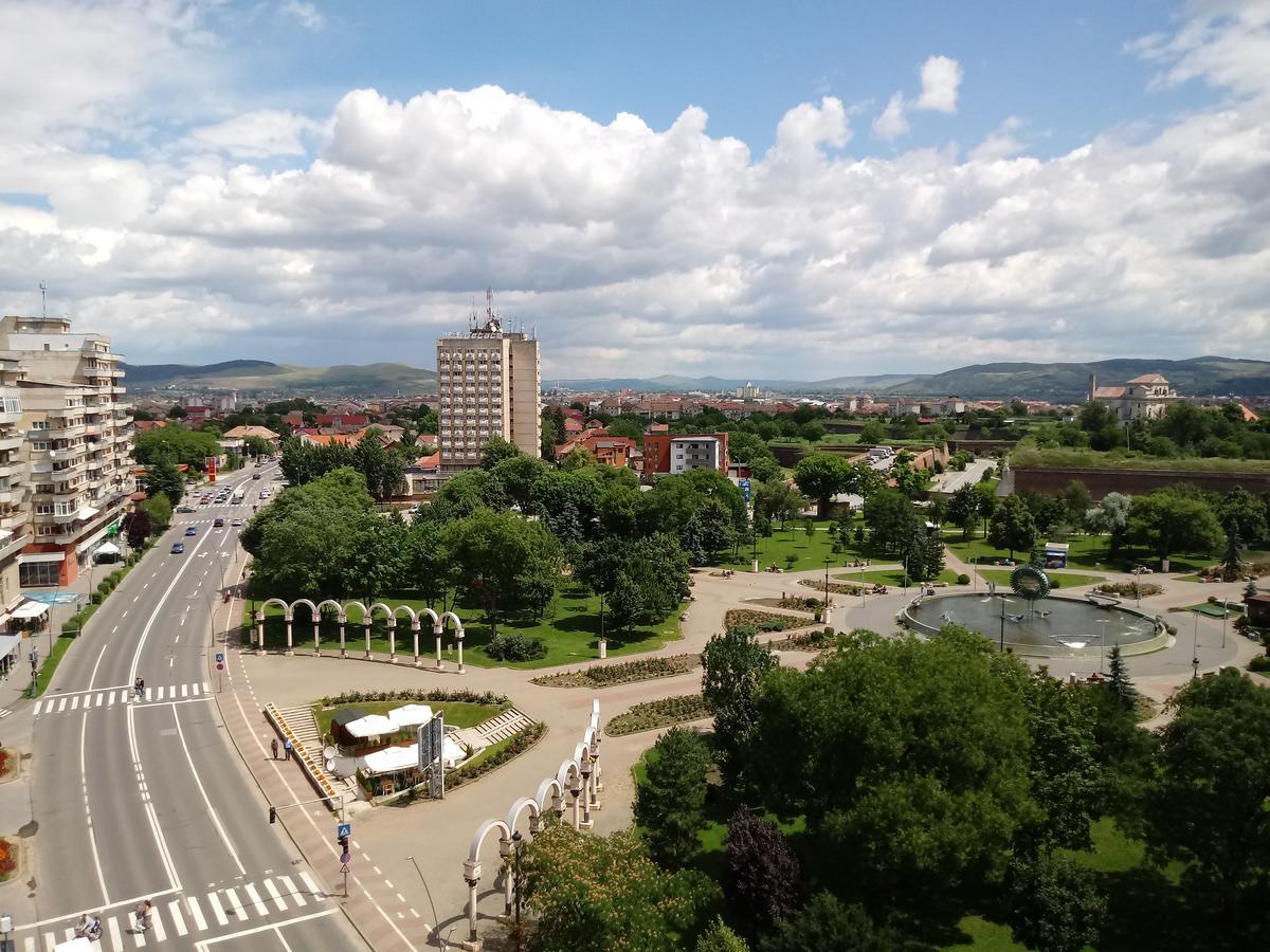 Panoramic Apartment Alba Iulia Exterior photo